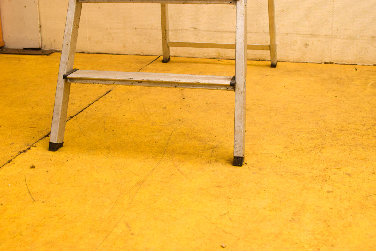 Alternative view of Huishoudtrap 50990