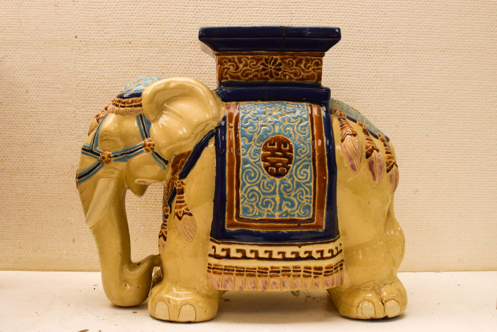 Porseleinen Plantentafel in de vorm van een Olifant 51006