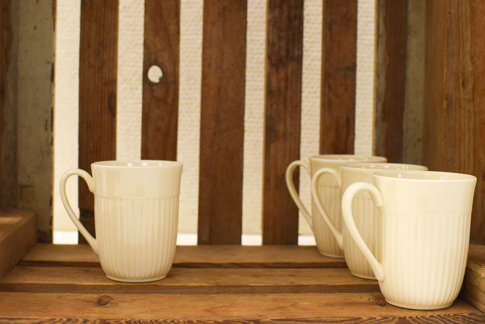 4 stuks W porseleinen kopjes/bekers 51037