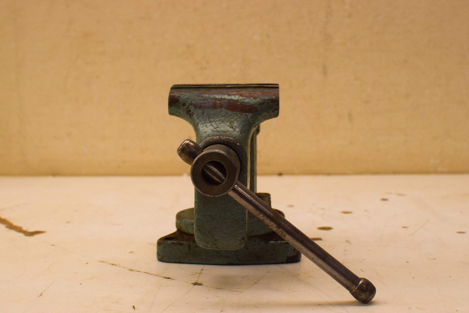 Alternative view of Bankschroef 51044