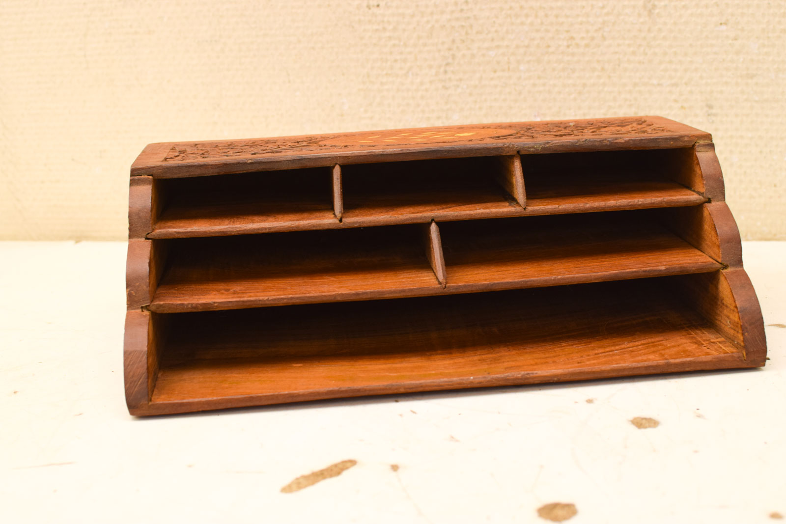 Alternative view of Houten brievenhouder voor aan de muur 51045