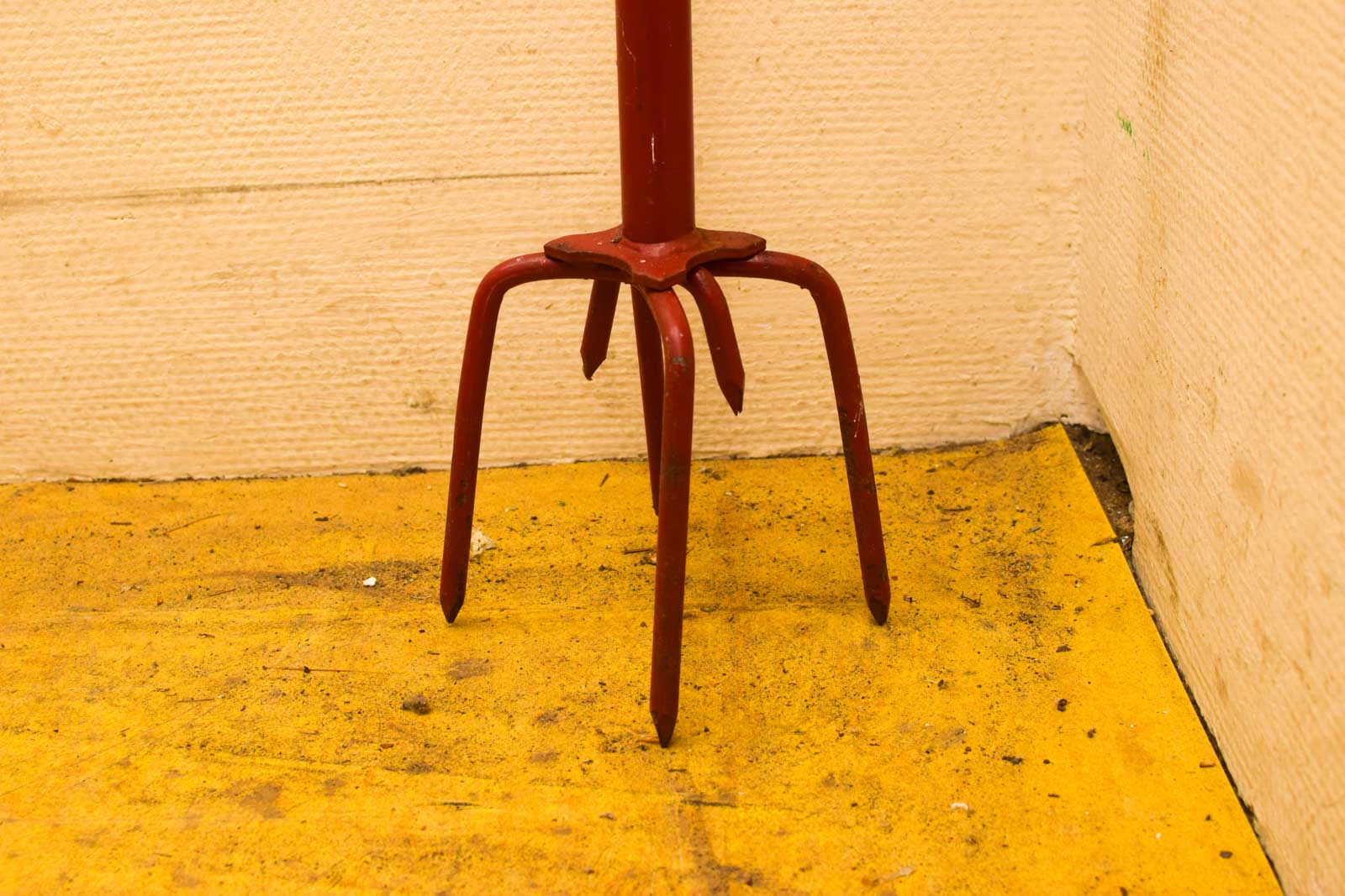 Alternative view of Grondwoeler 51046