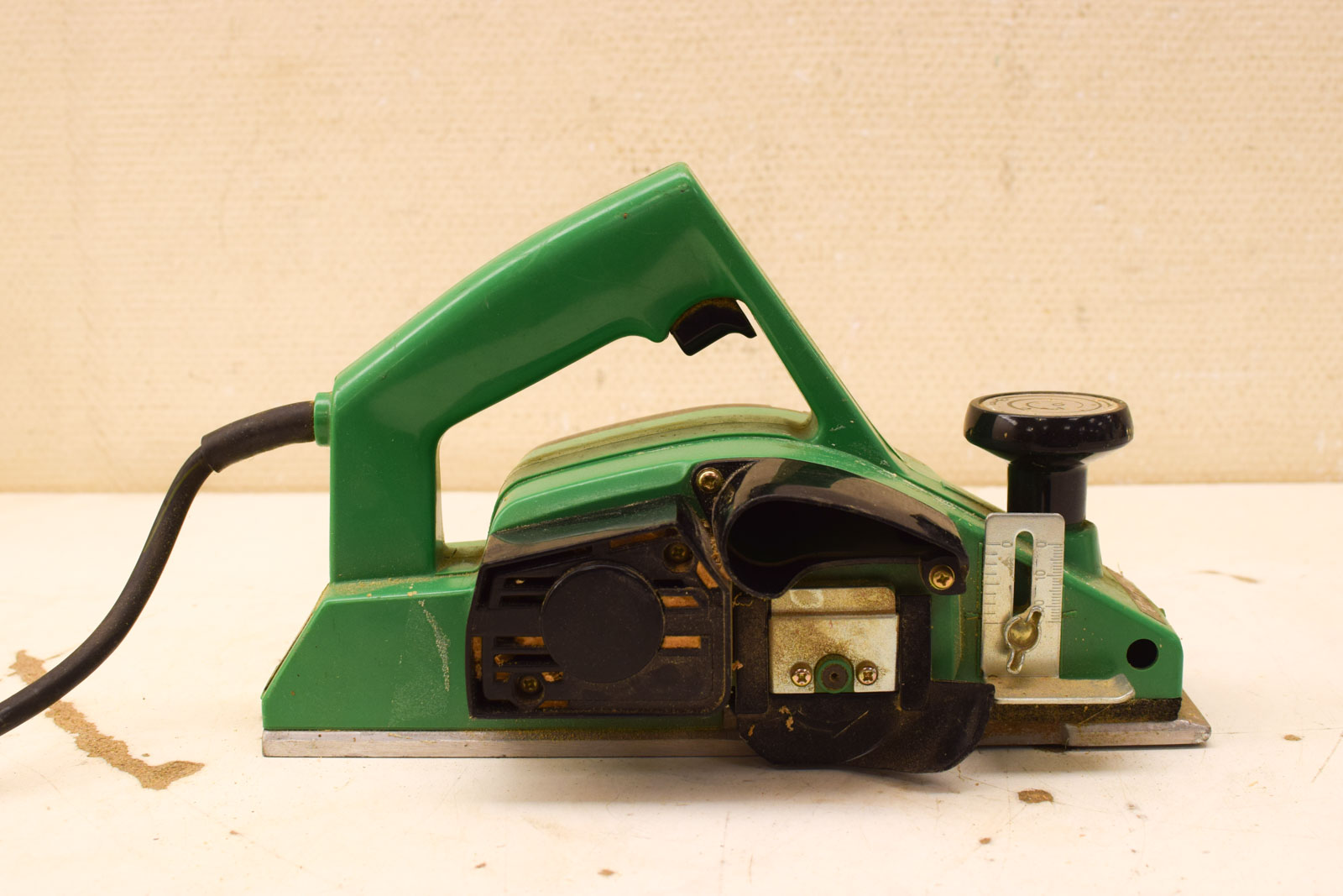 Alternative view of Hitachi Elektrische schaafmachine 51051