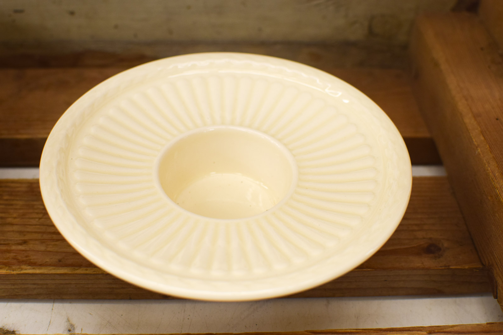 Alternative view of Gietijzeren weegschaal 51069