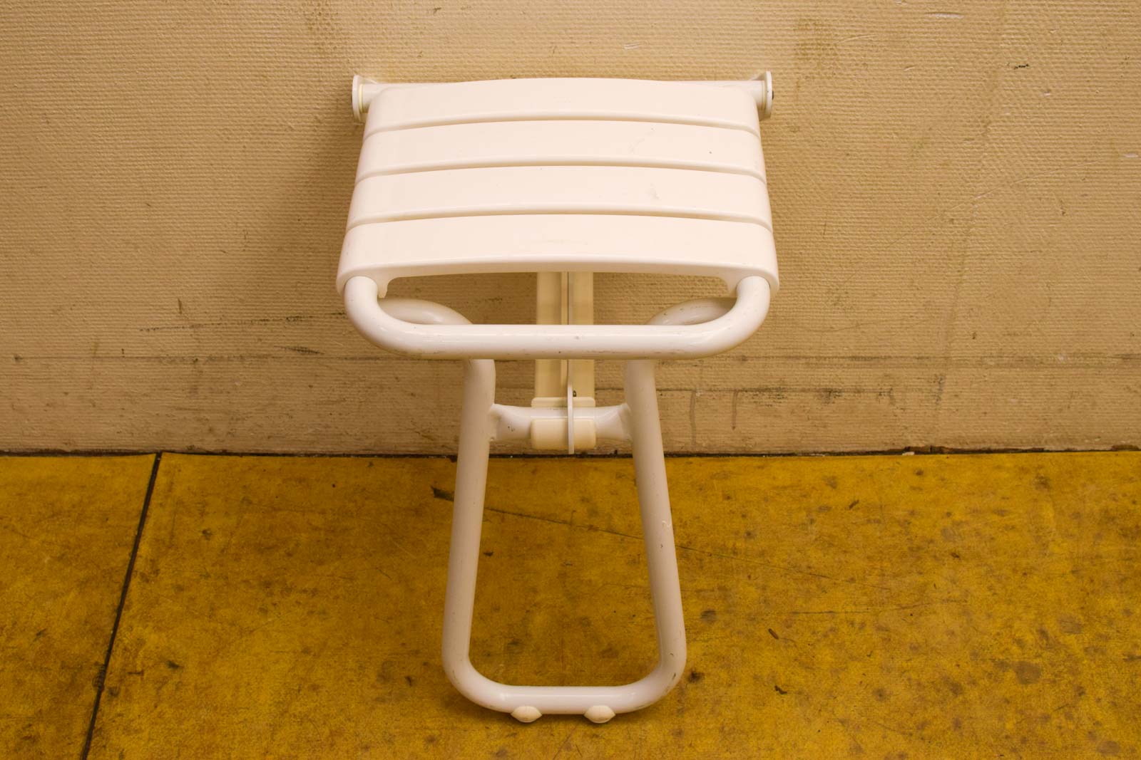 Alternative view of Muur Douchestoel 51090