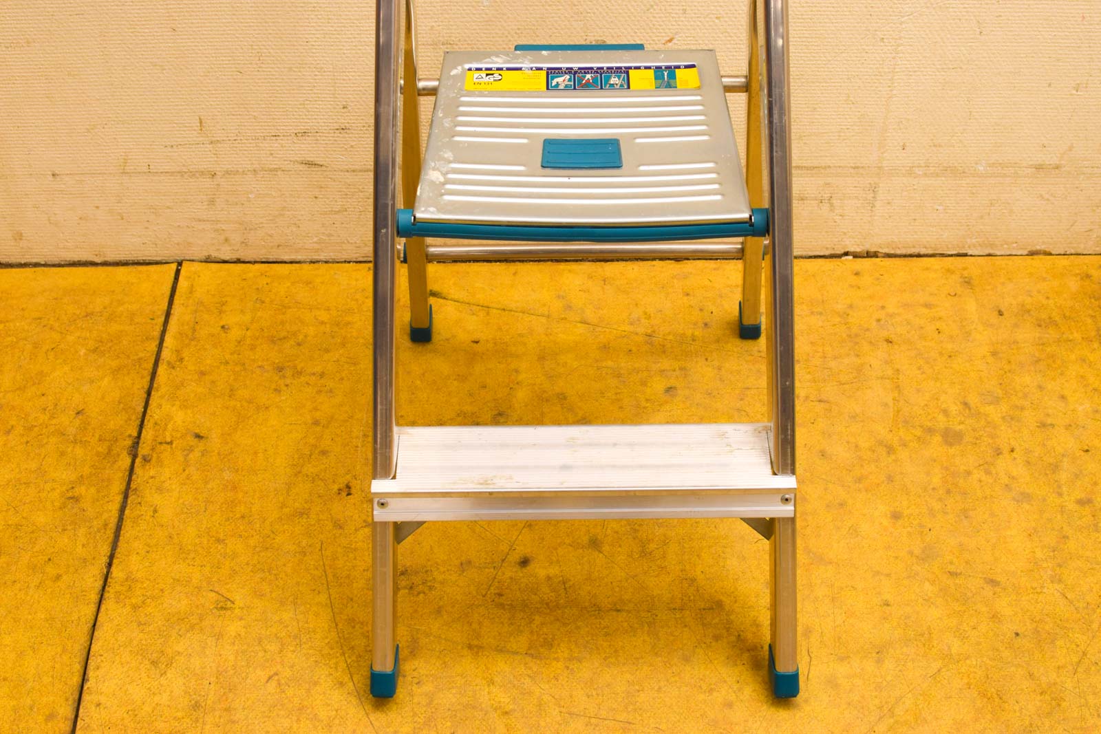 Alternative view of Huishoudtrapje 51107