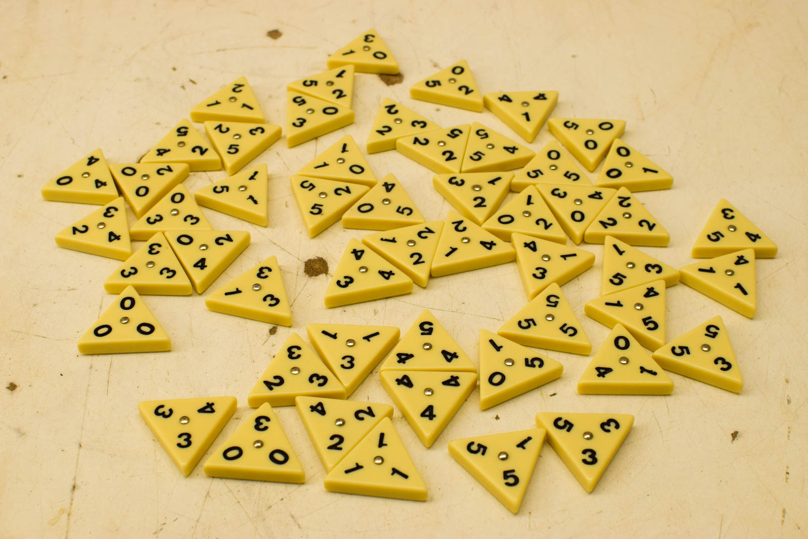 Alternative view of Triominos De Luxe 51119