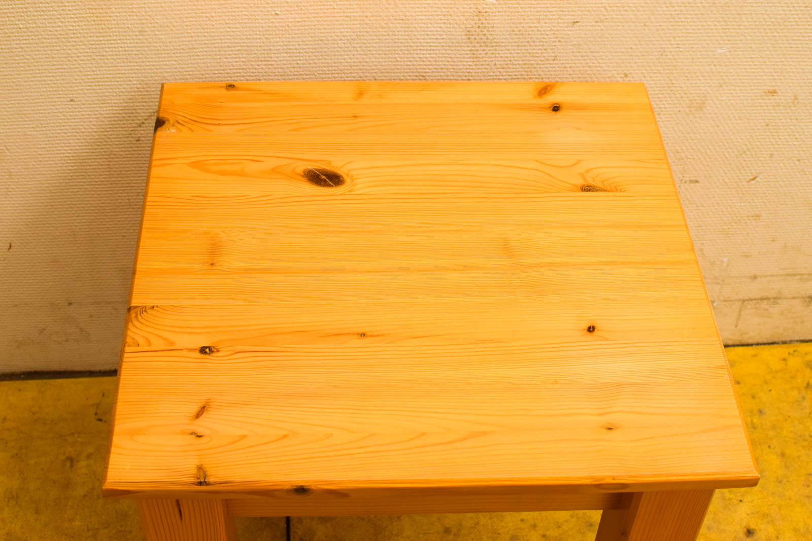 Alternative view of Houten Bijzettafeltje 51120