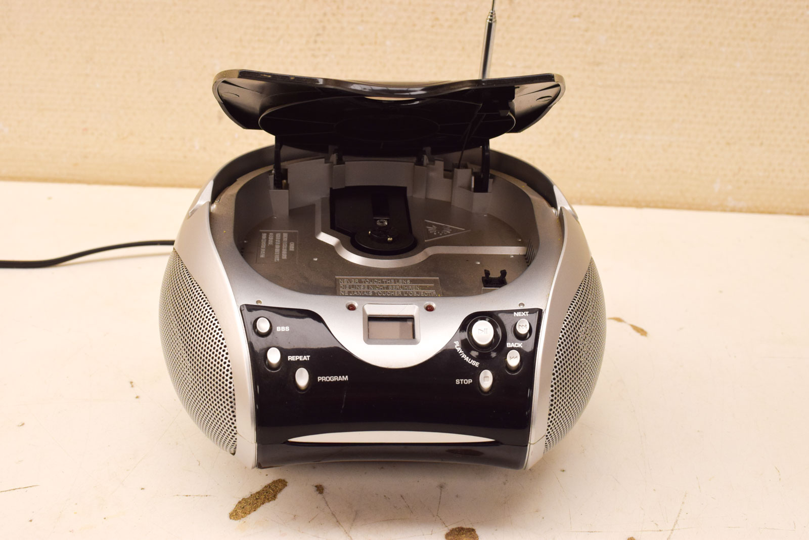 Alternative view of Lenco Portable stereo radio cd player 51146