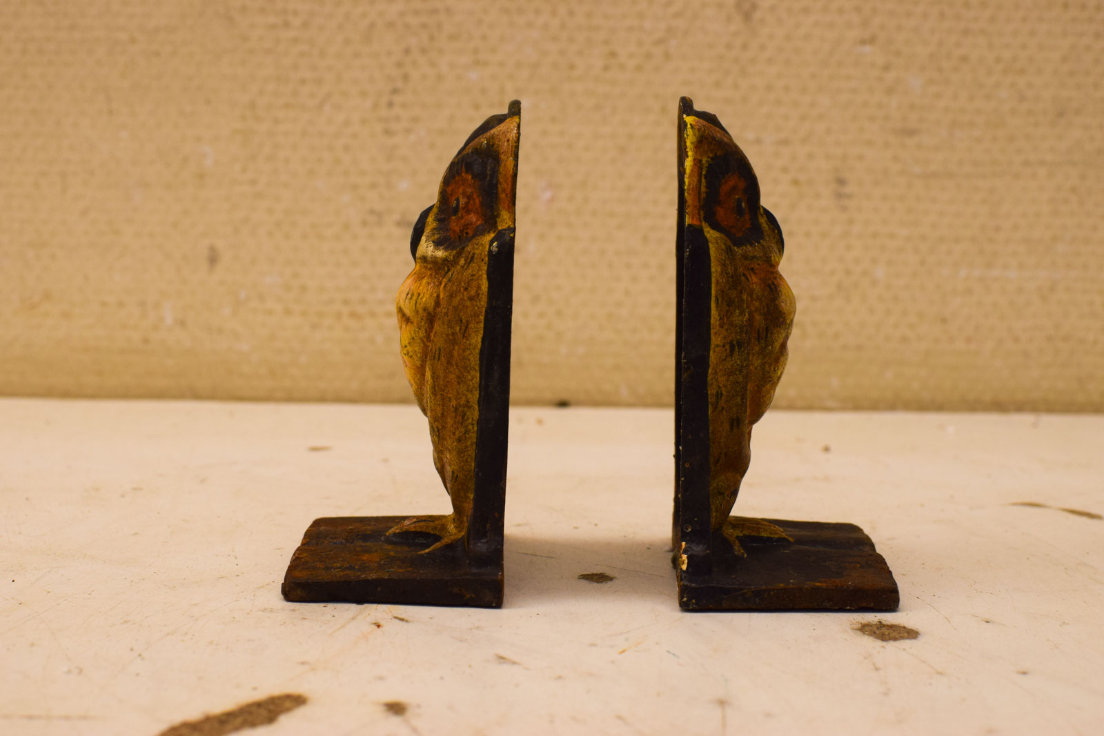 Alternative view of 2 stuks Gietijzeren boekensteunen 51205