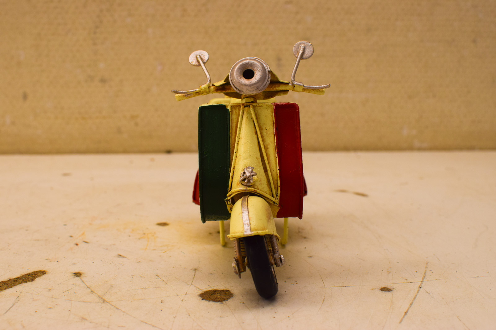 Alternative view of Gietijzeren paard beeld 51208