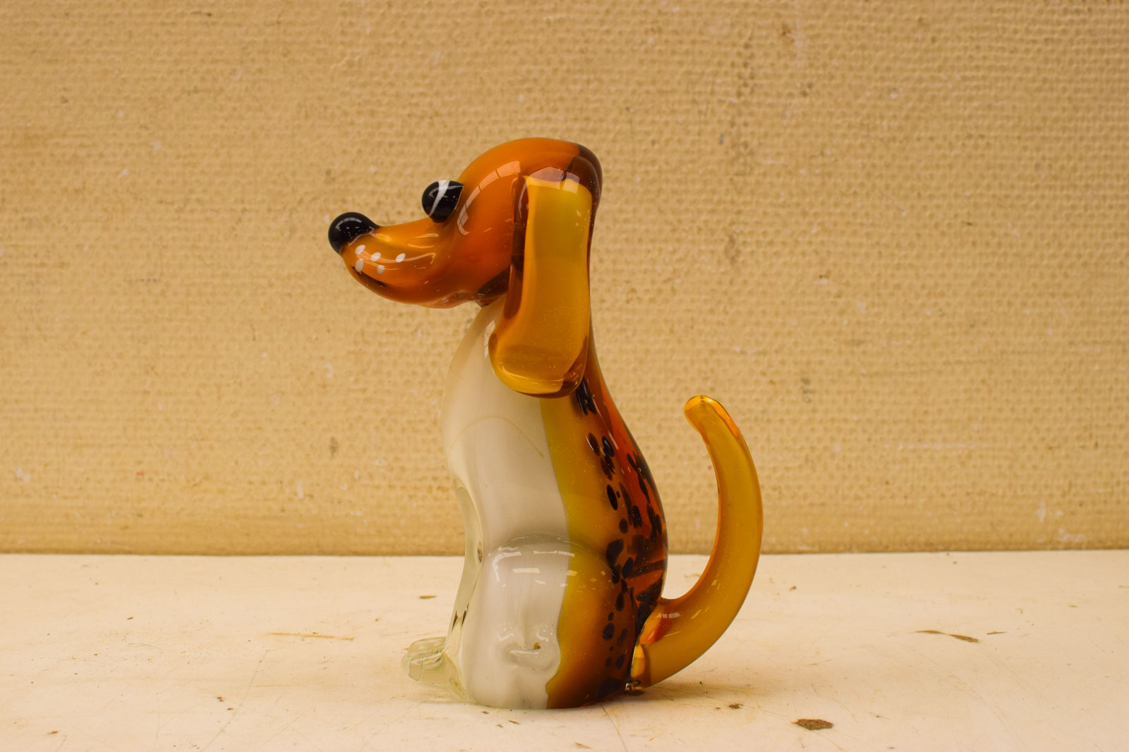 Alternative view of Glazen beeld van een Beagle 51211