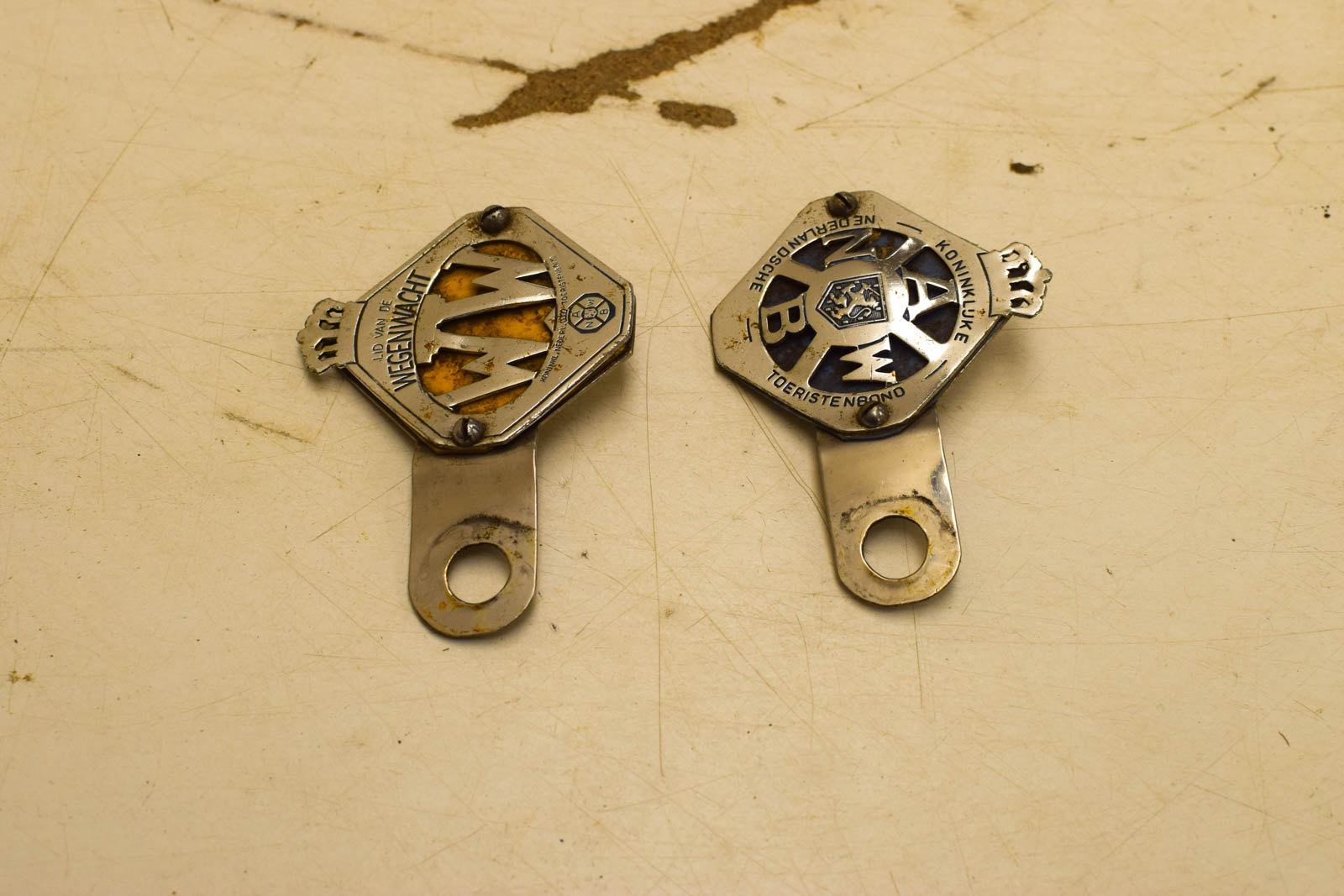 Alternative view of 2 stuks Wegenwacht Plaatje 51223