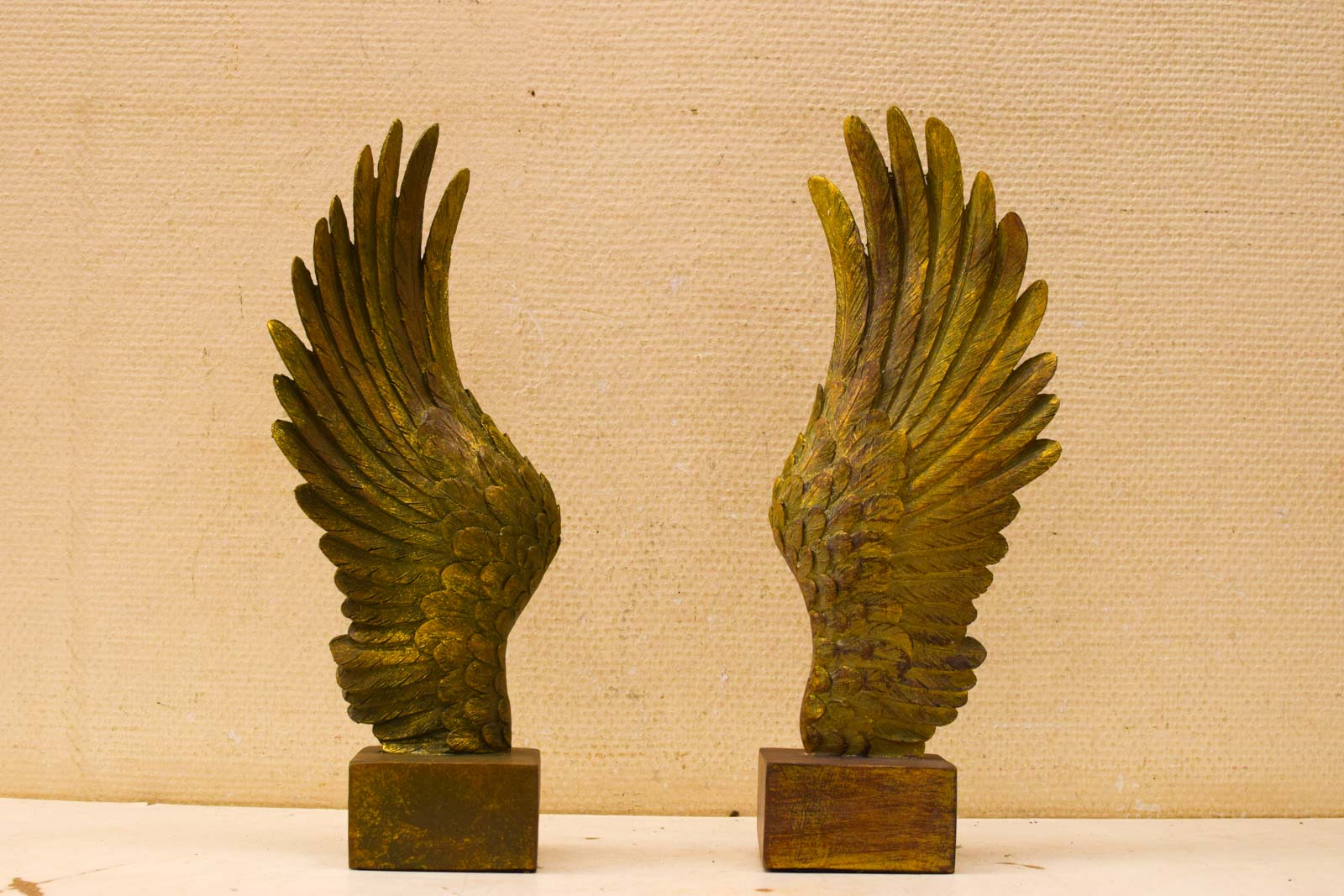 2 stuks beelden van een vleugel 51226