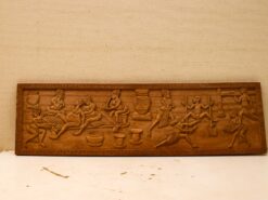 Houten plank met houtsnijwerk 51262