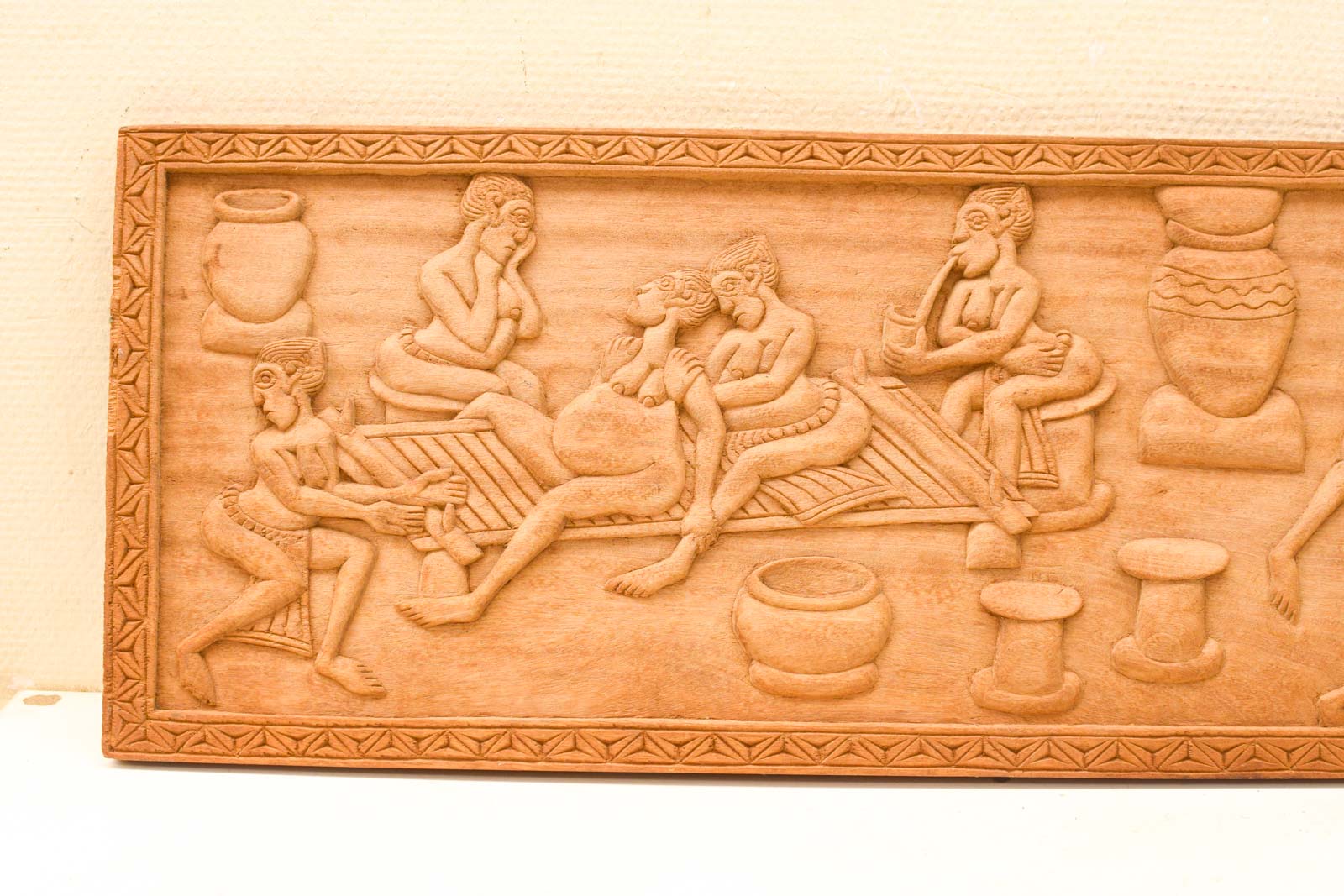 Alternative view of Houten plank met houtsnijwerk 51262