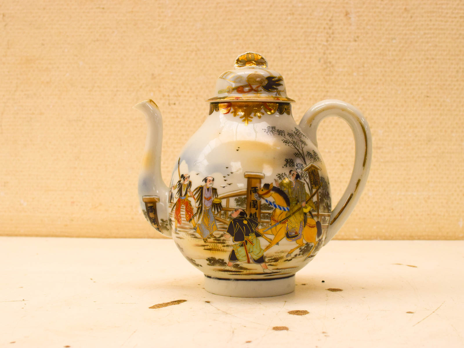 Porseleinen theepot  51284