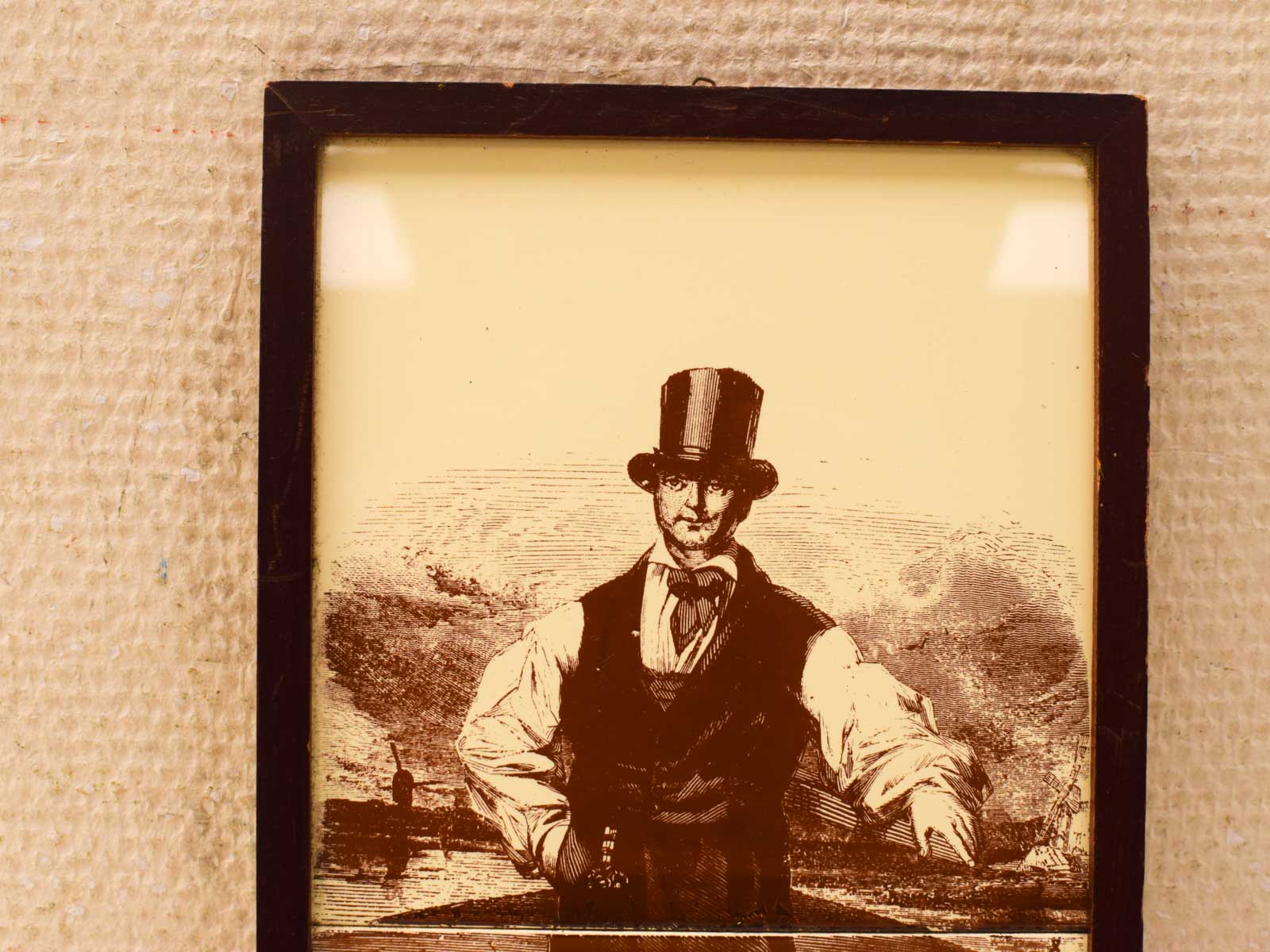 Alternative view of 2 wandtegels in een houten lijstje  51314