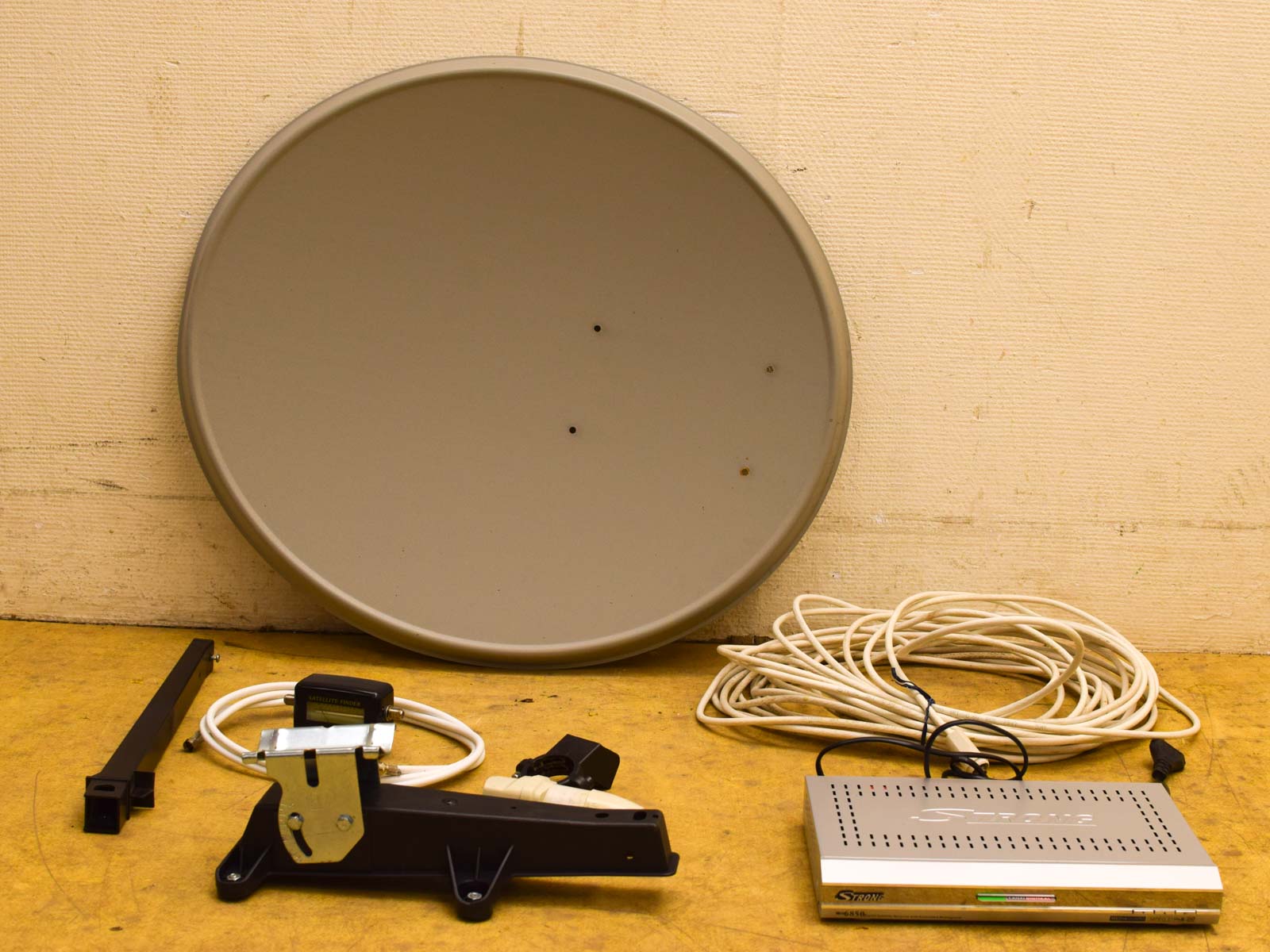 Alternative view of Satelliet Pakket 51340