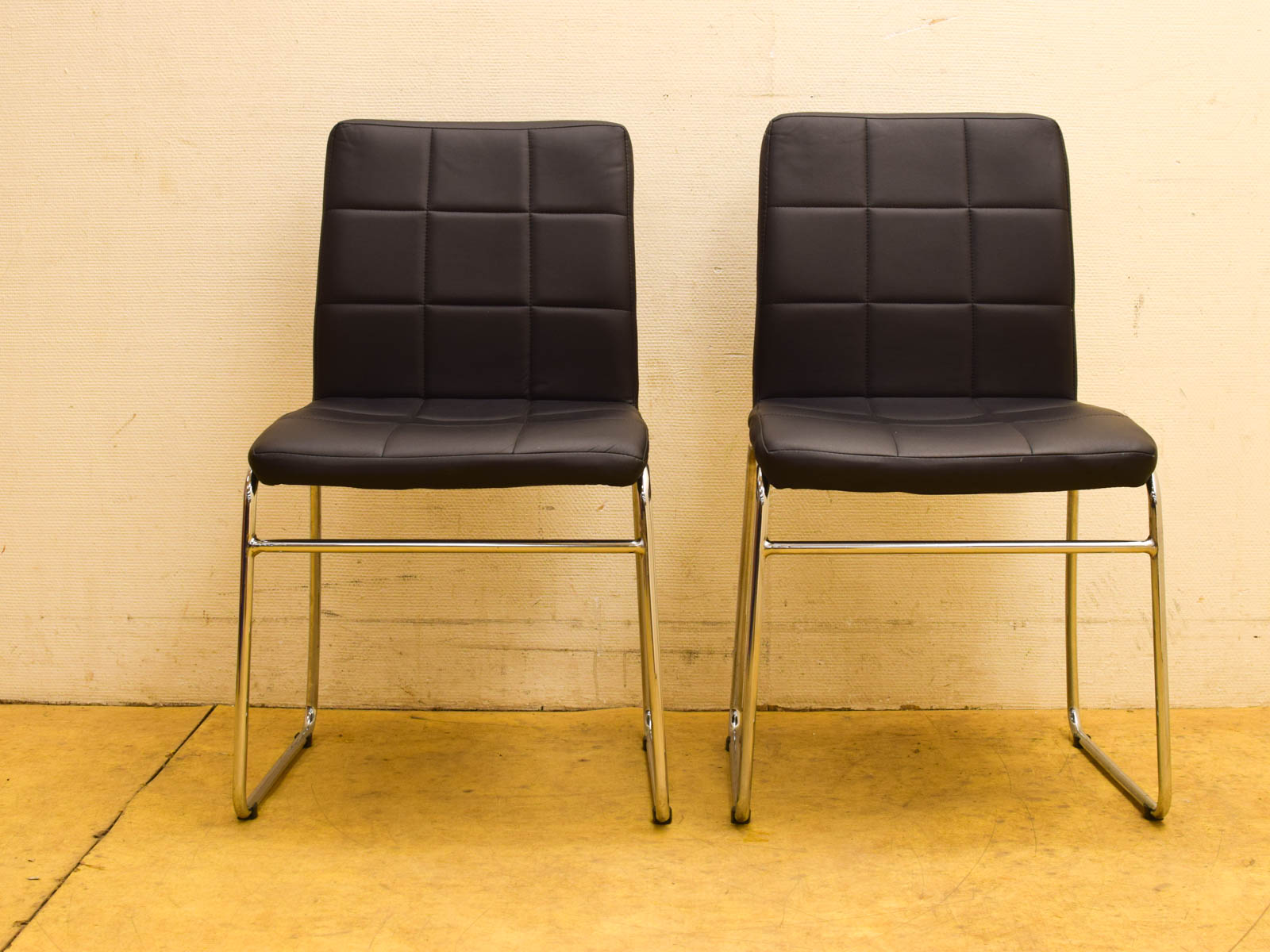 2 stuks stoelen 51368