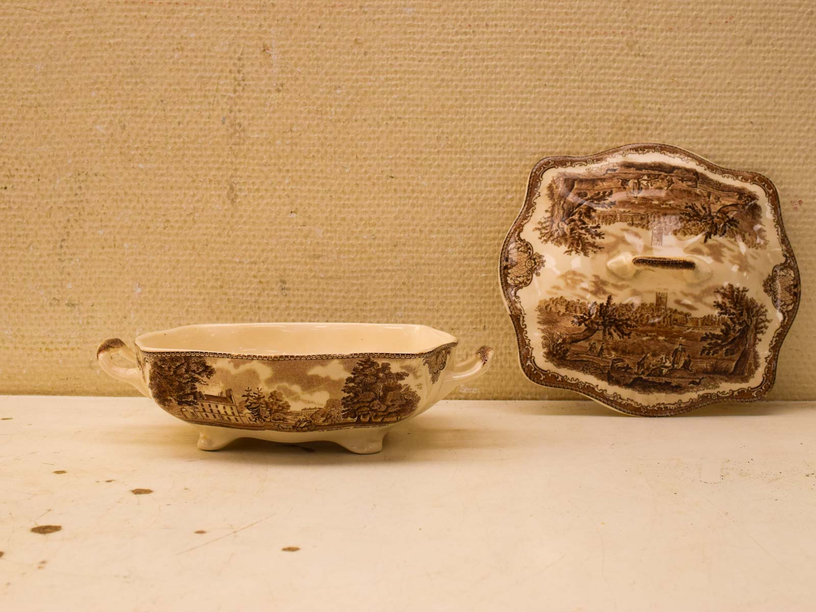 Alternative view of Johnson Bros porseleinen afdekschaal  51390