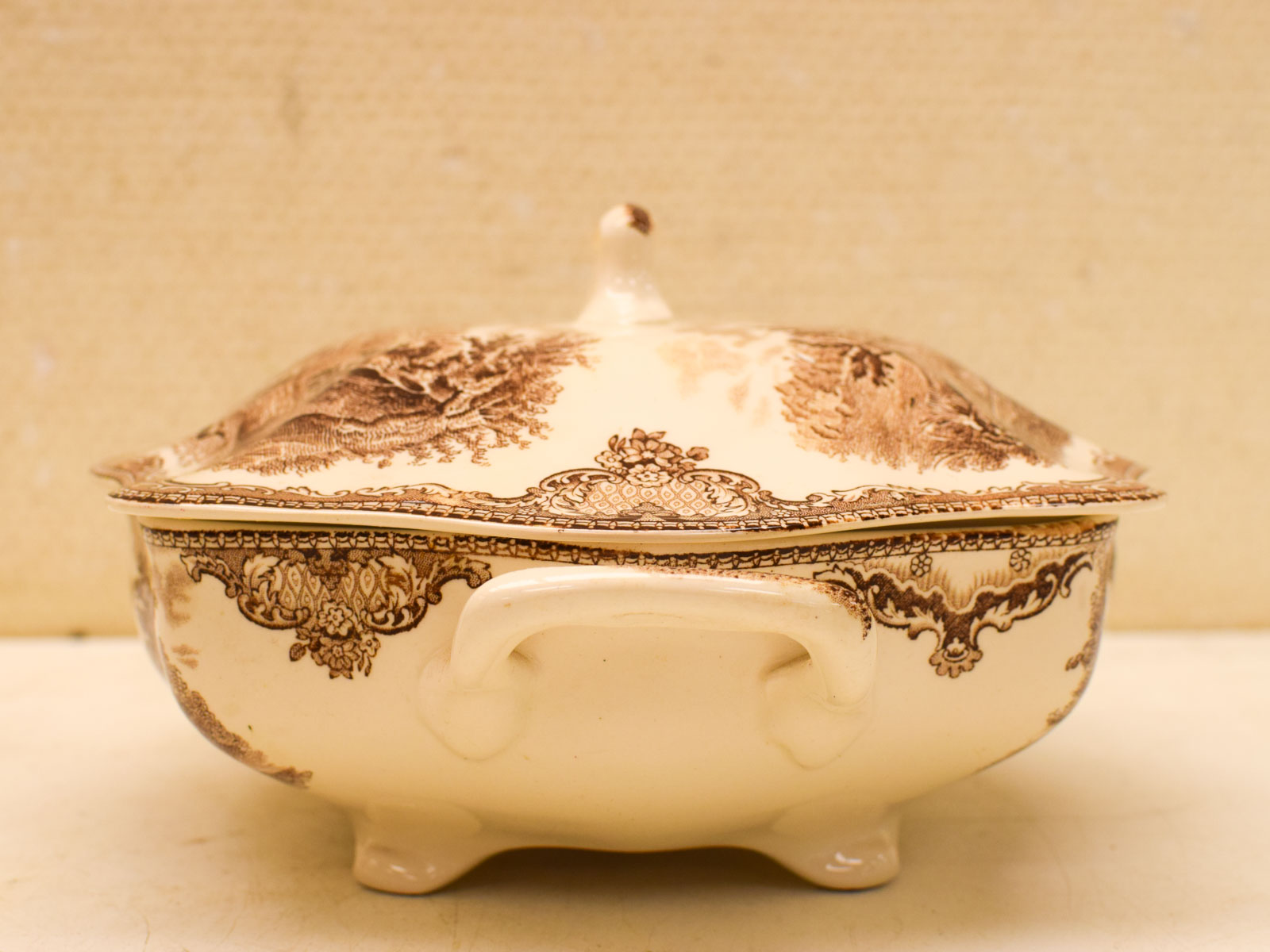 Alternative view of Johnson Bros porseleinen afdekschaal  51397