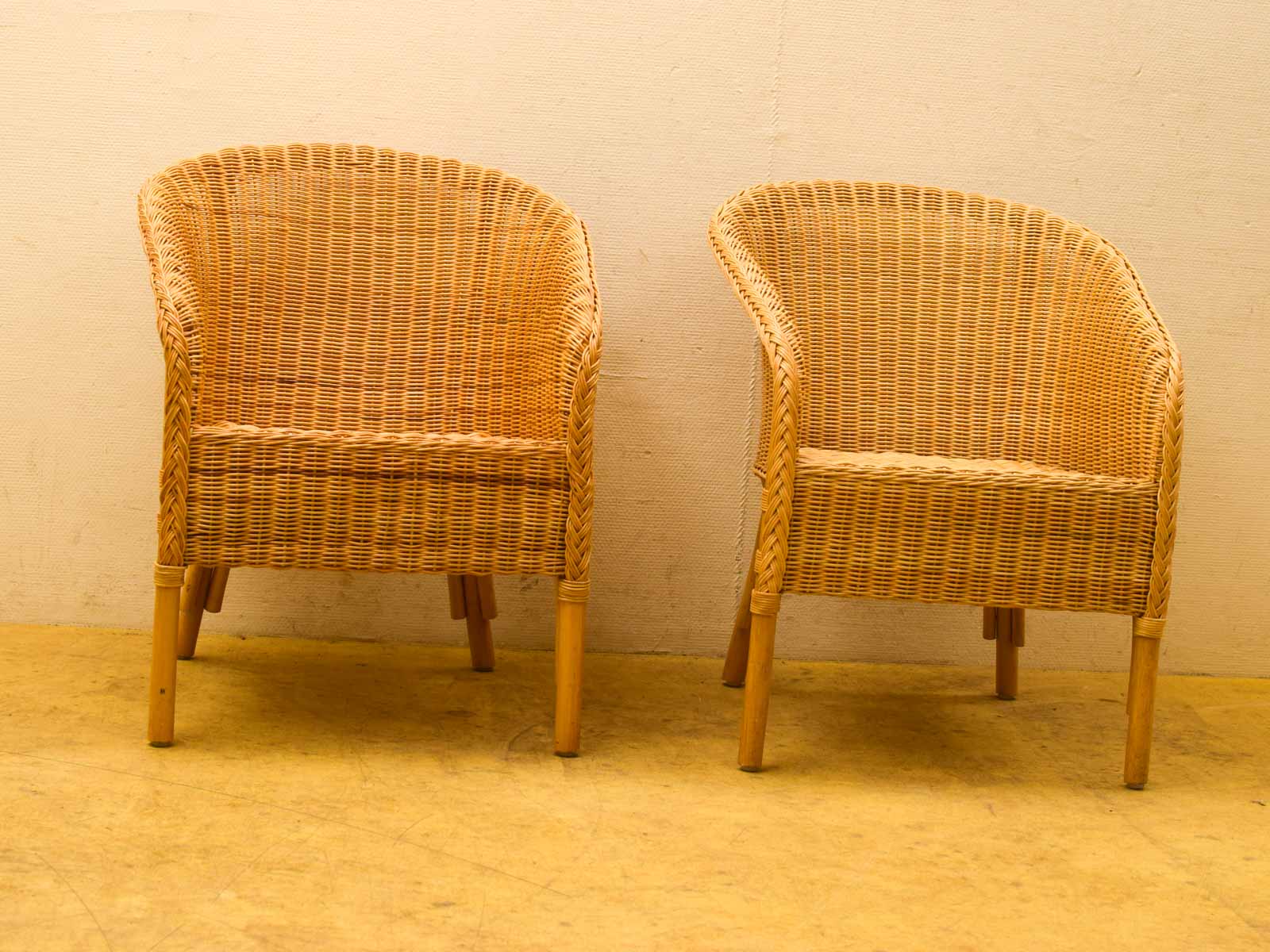 2 rotan stoelen 51428