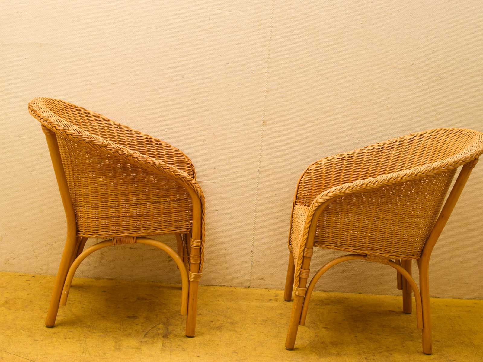 Alternative view of 2 rotan stoelen 51428
