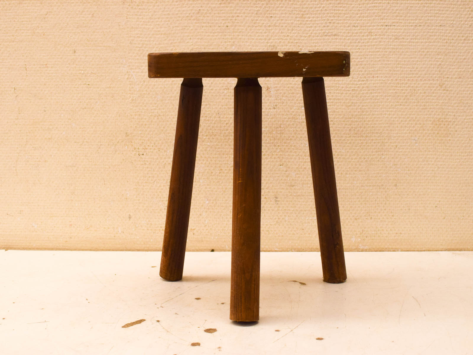Houten driepoot krukje 51471