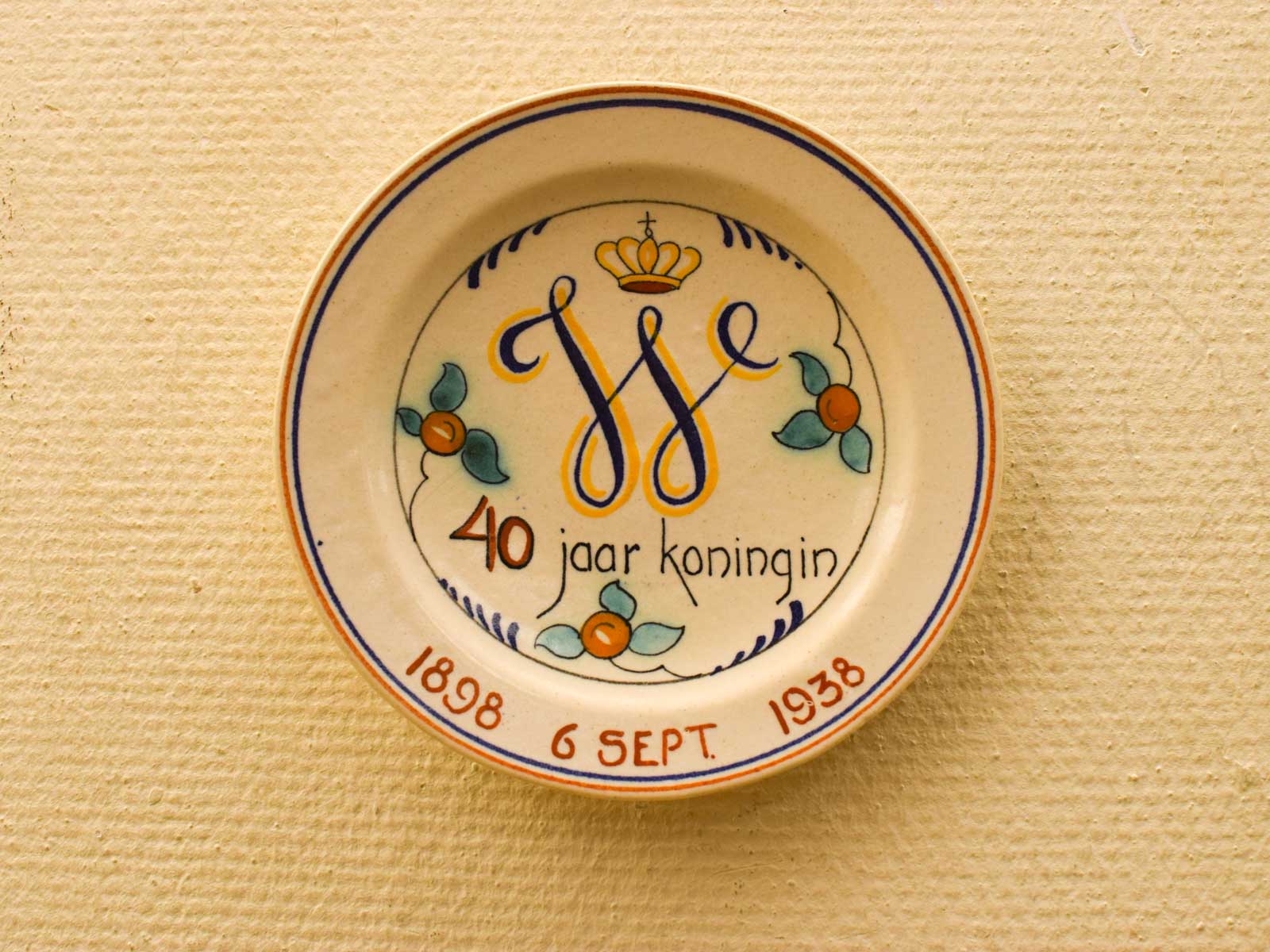 Porseleinen Herdenkings bord 51656