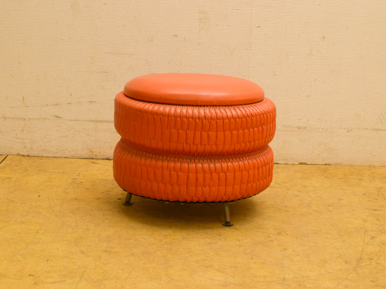 Vintage oranje poef 51842