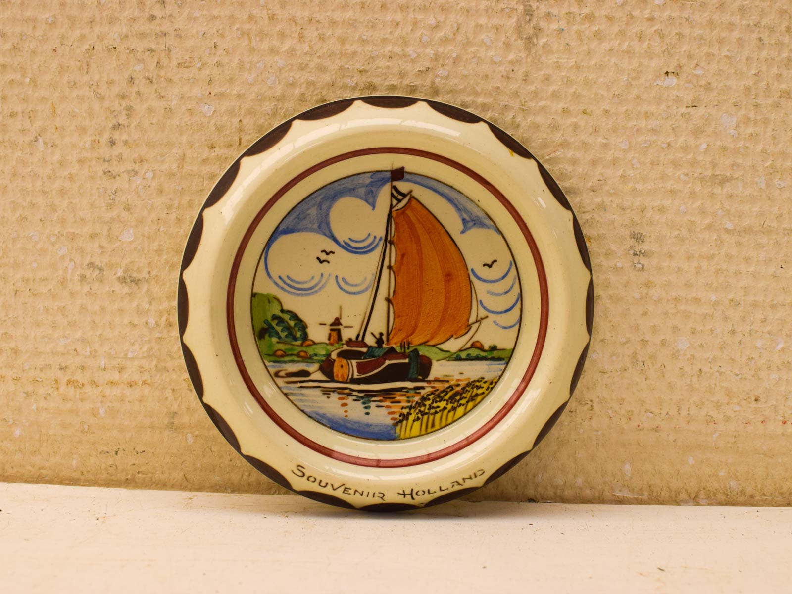Porseleinen Souvenir Bordje 51968