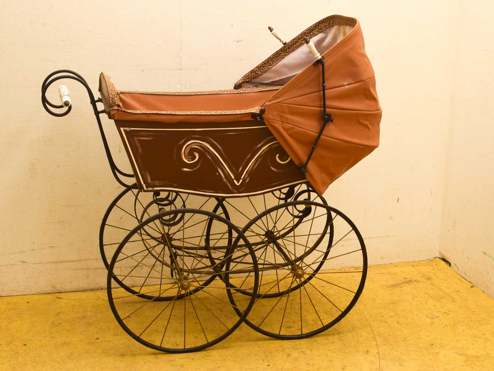 Vintage kinderwagen, Antieke kinderwagen 52115