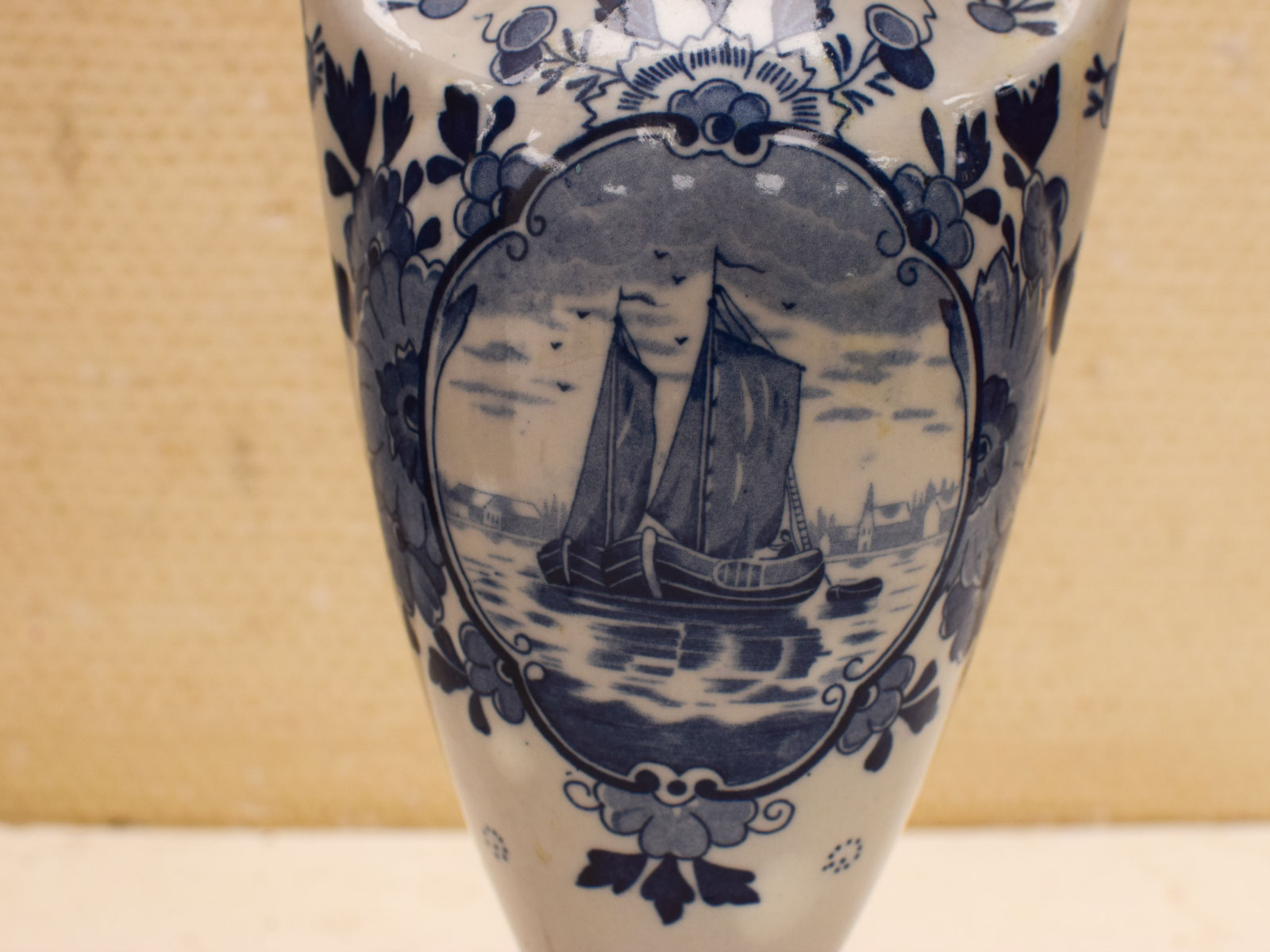 Alternative view of Delft Blauw Oorvaas 52314