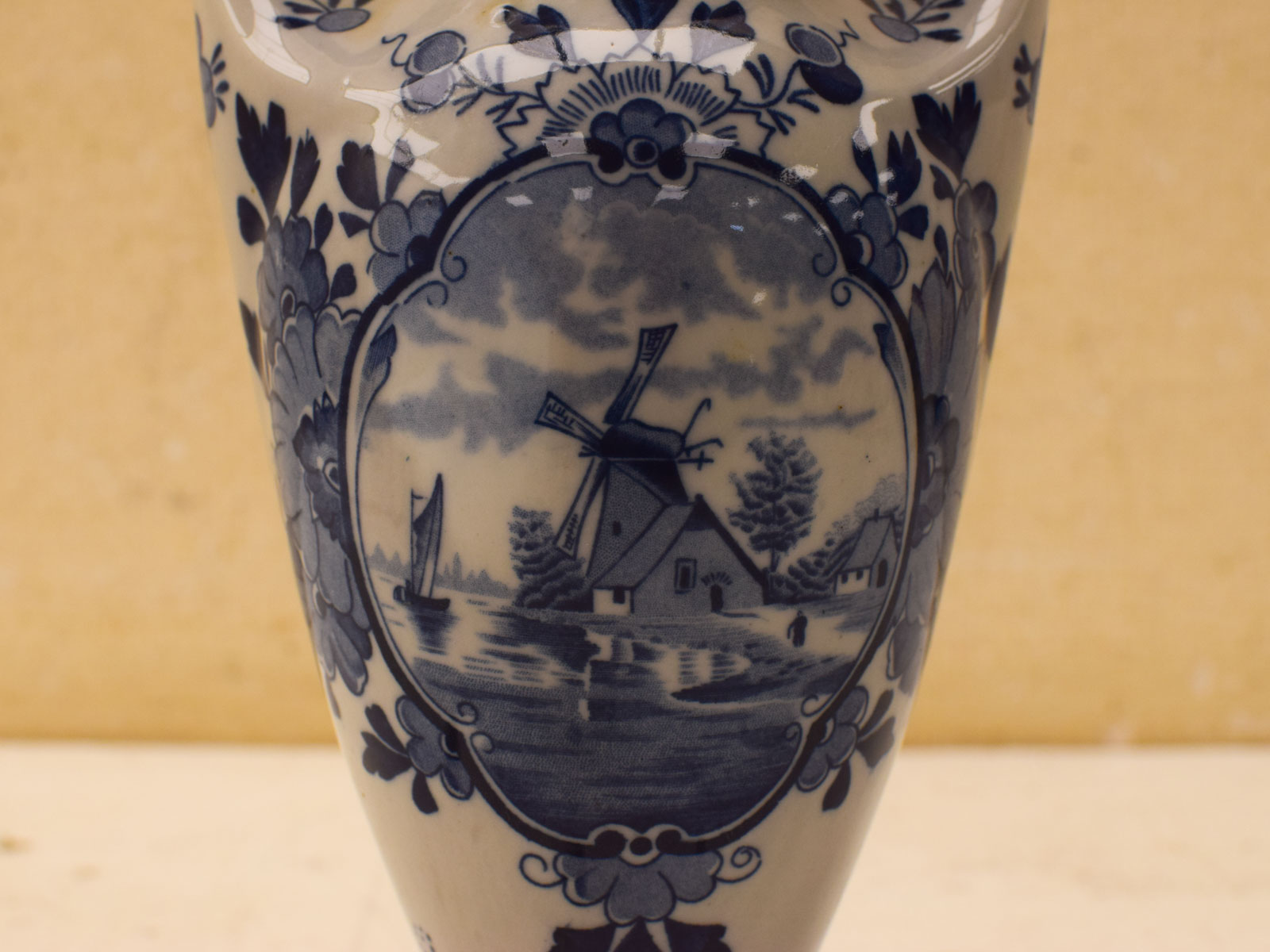 Alternative view of Delft Blauw Oorvaas 52328