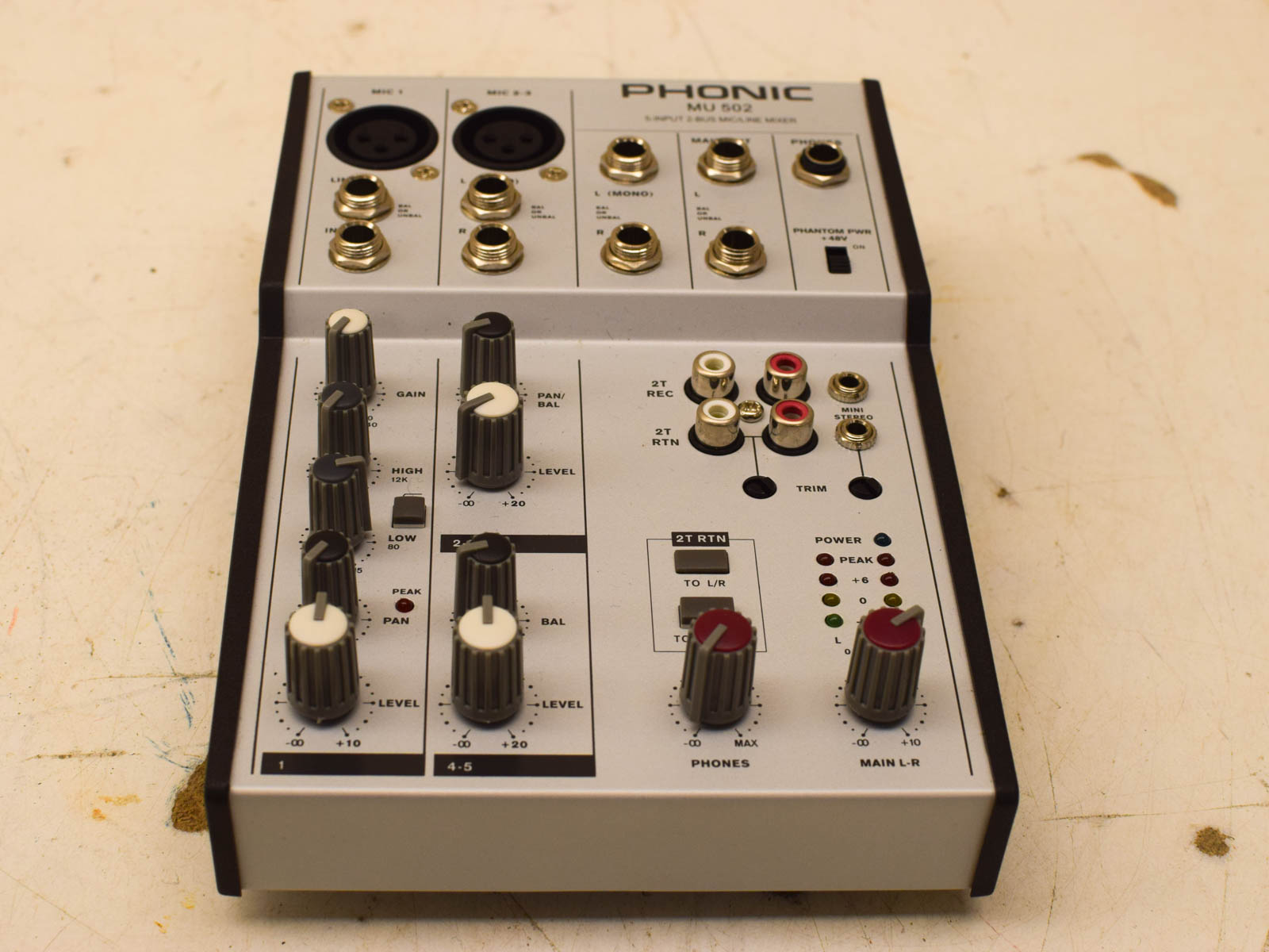 Phonic  MU 502  Compacte mixer 52345