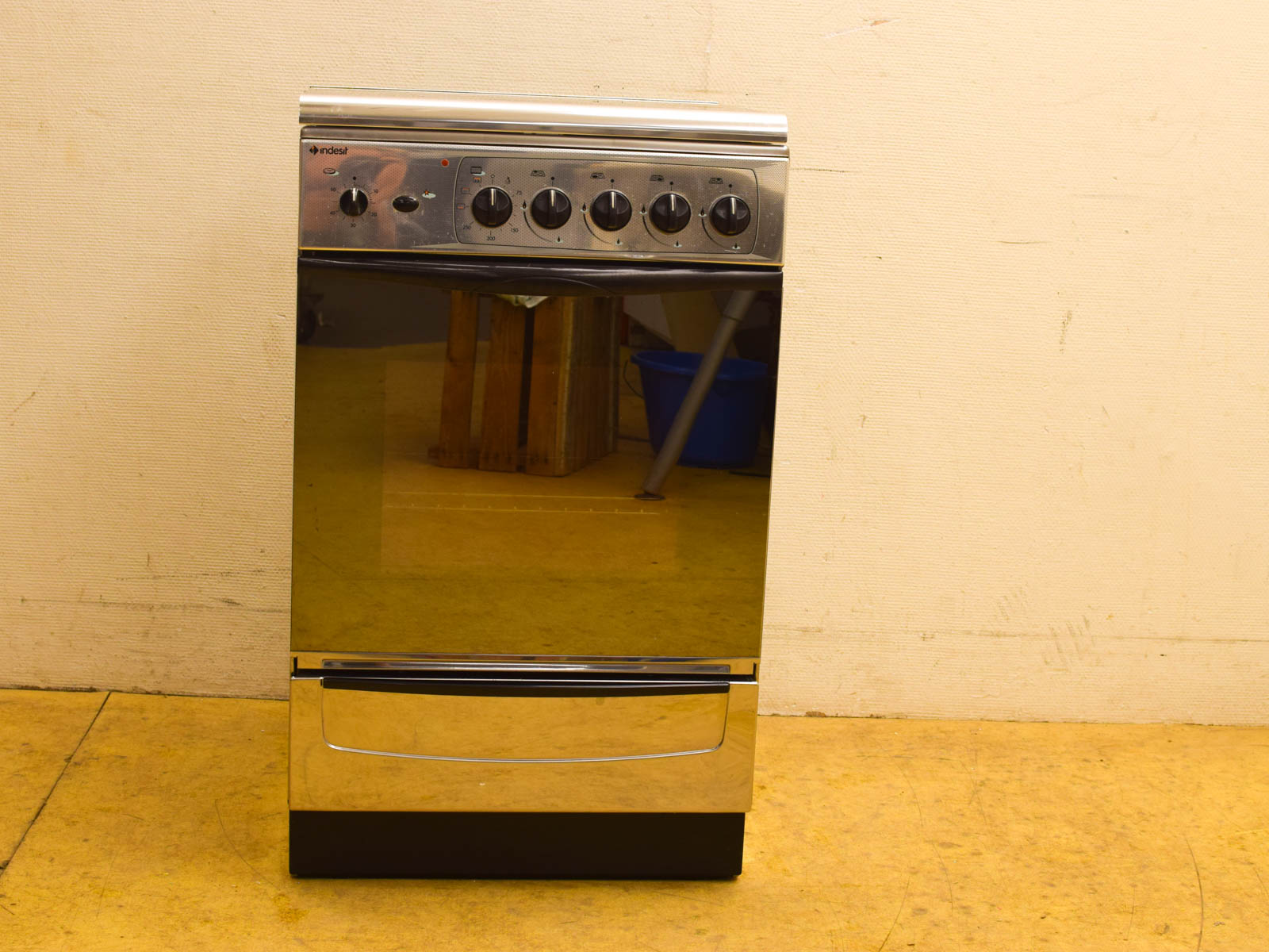 Indesit gasfornuis met oven 52380