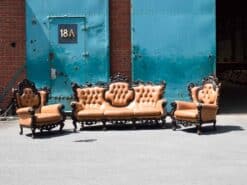 Alternative view of Barok driezitsbank met 2 fauteuils 52596