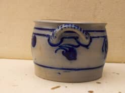 Alternative view of Keulse pot ? bloempot 52822