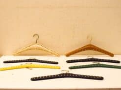 7 stuks vintage kledinghangers 52841